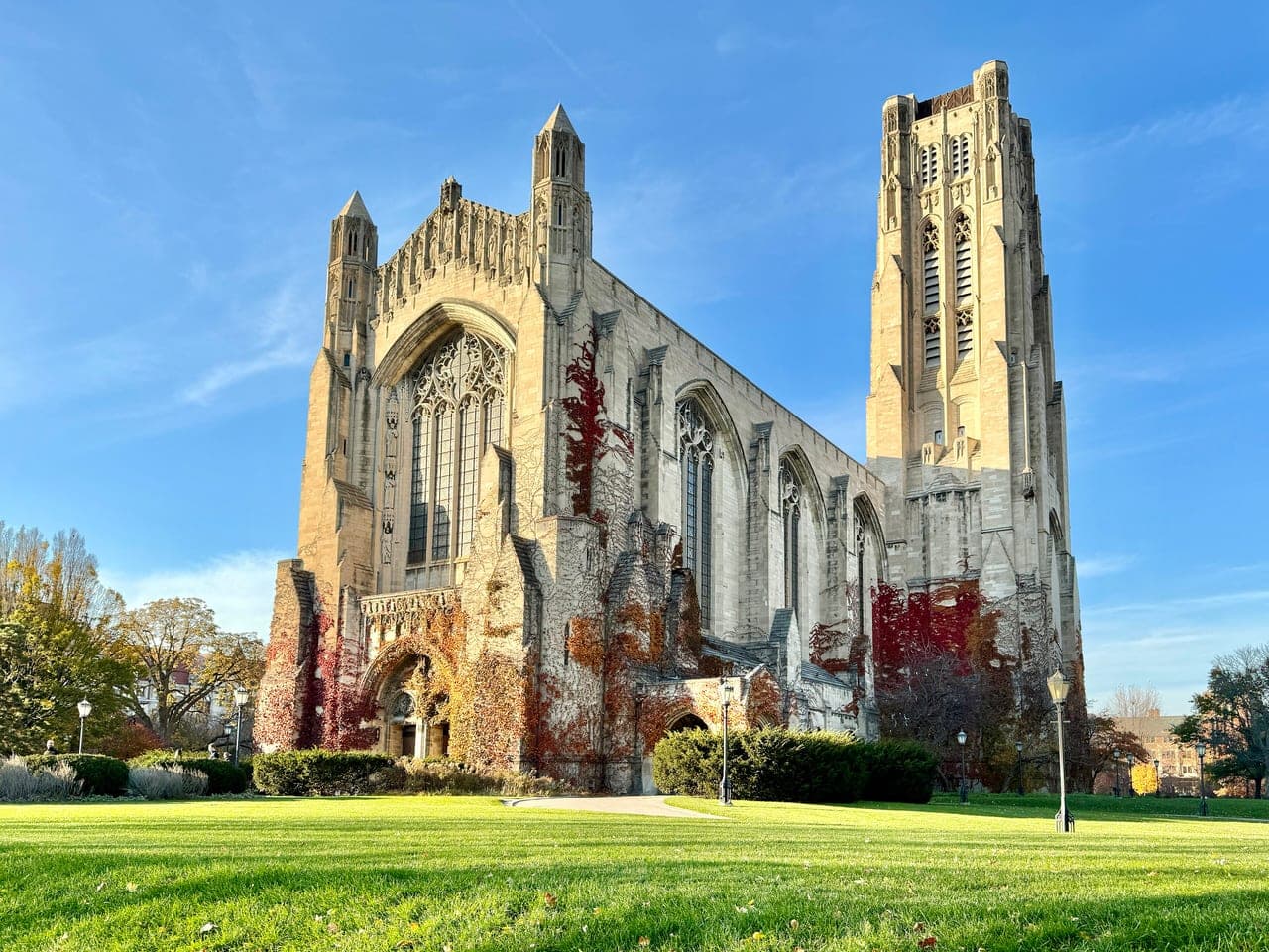 Rockefeller Memorial Chapel at the University of Chicago, with red ivy in autumn