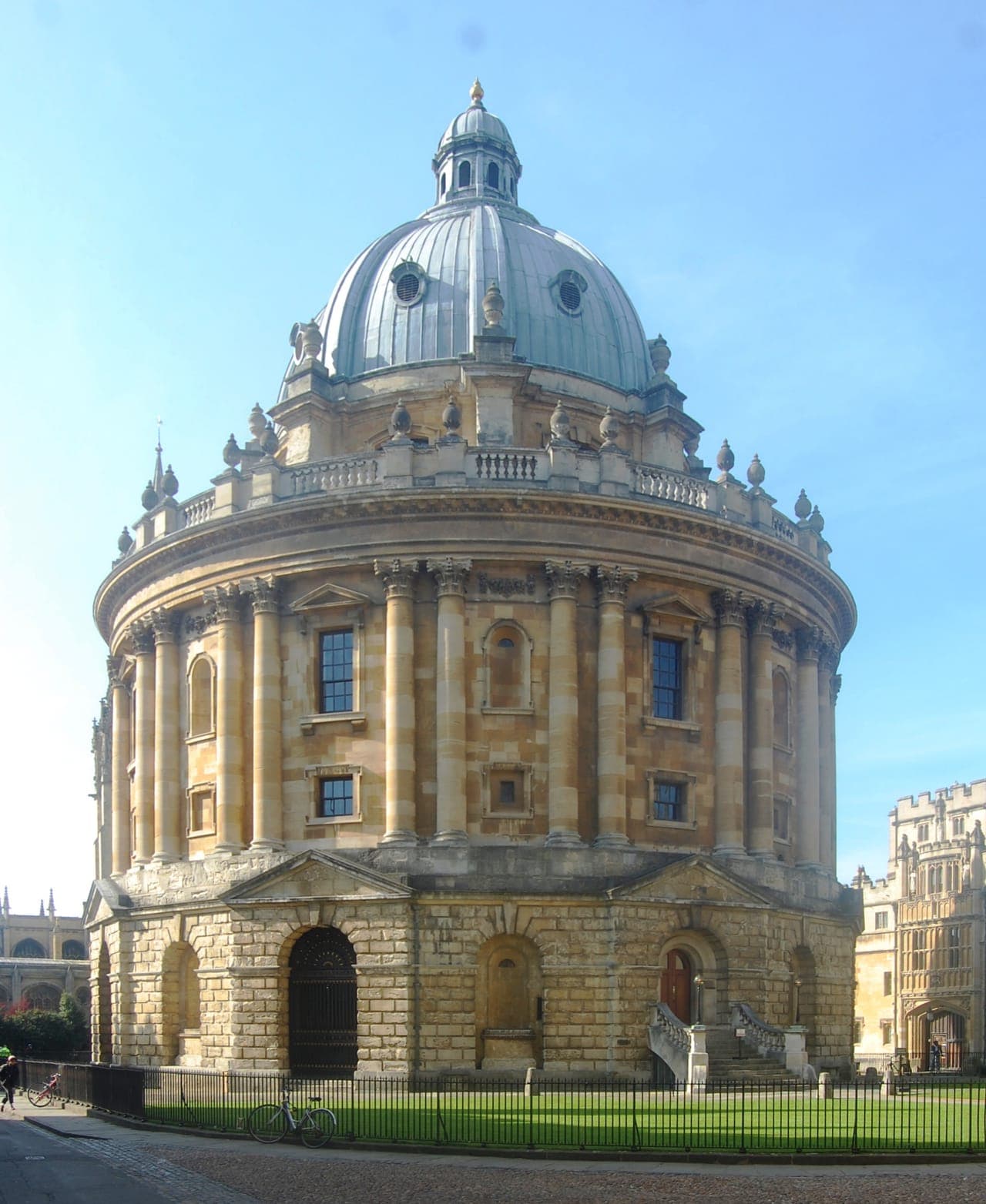 Oxford’s Radcliffe Camera, a circular stone library with a domed roof