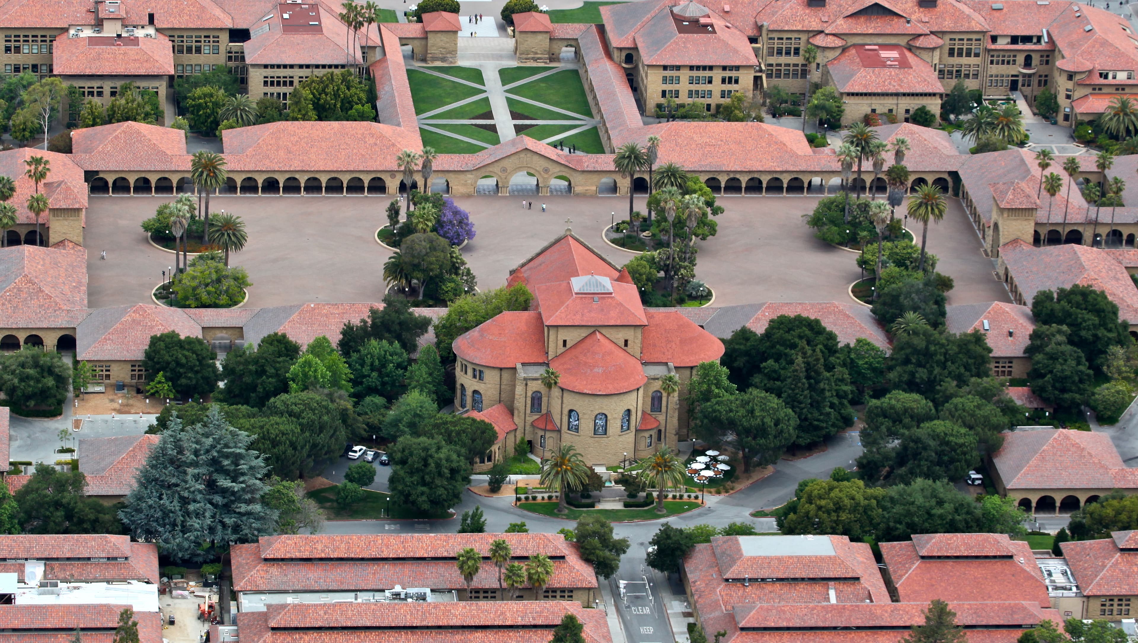 Stanford’s Main Quad, with red-tiled roofs and courtyards